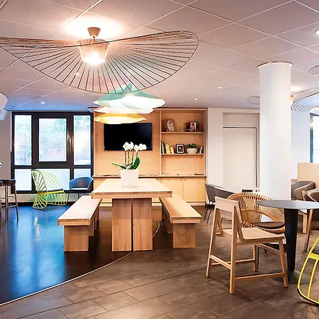 Novotel Paris Stade Basilique 호텔 4*