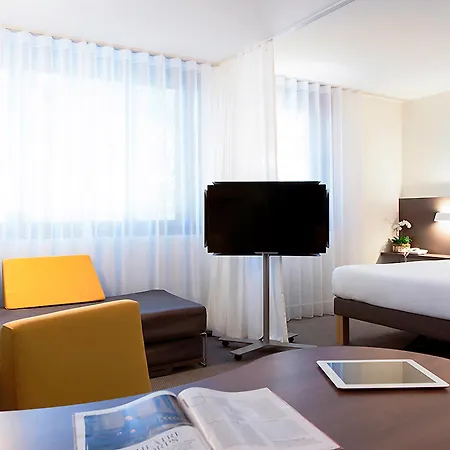 Novotel Paris Stade Basilique 호텔 4*