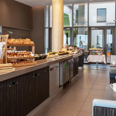Novotel Paris Denis Stade Basilique Hotel 4*