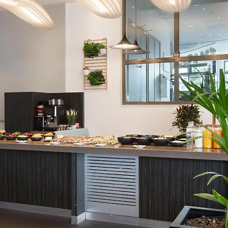 Novotel Paris Denis Stade Basilique Hotel 4*