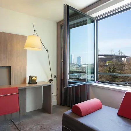 Hotel Novotel Paris Stade Basilique 4*
