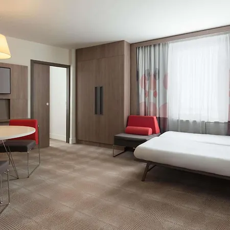 Novotel Paris Stade Basilique Hotel