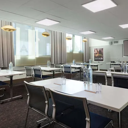 Novotel Paris Stade Basilique Hotel 4*