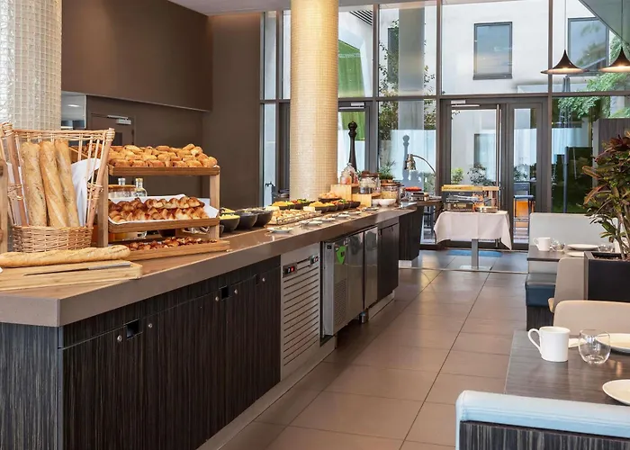 Novotel Paris Stade De France Basilique Szálloda